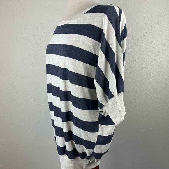 NWT Decoded Gray and Blue Striped Top Size L - Picture 3 of 6